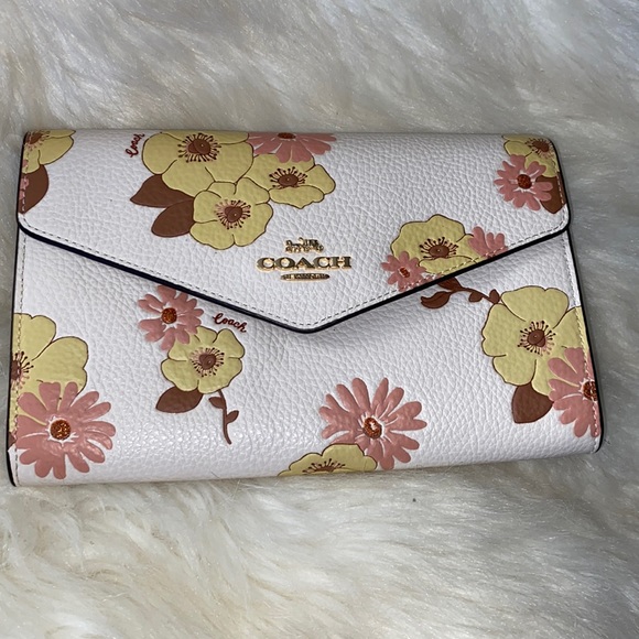 Coach Handbags - Coach Envelope Clutch Crossbody